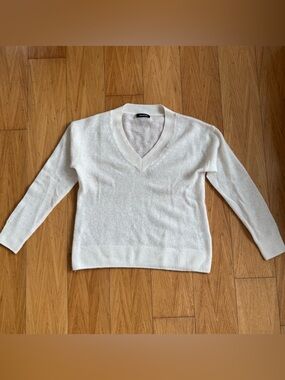 Naadam white cashmere v neck sweater